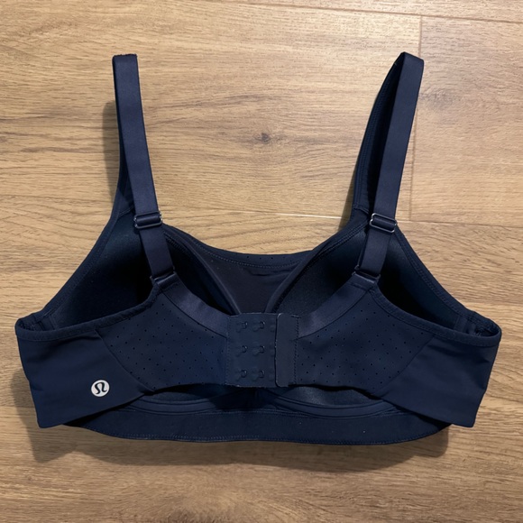 Gently Worn Lululemon Run Times High Energy Sports Bra - Picture 2 of 2